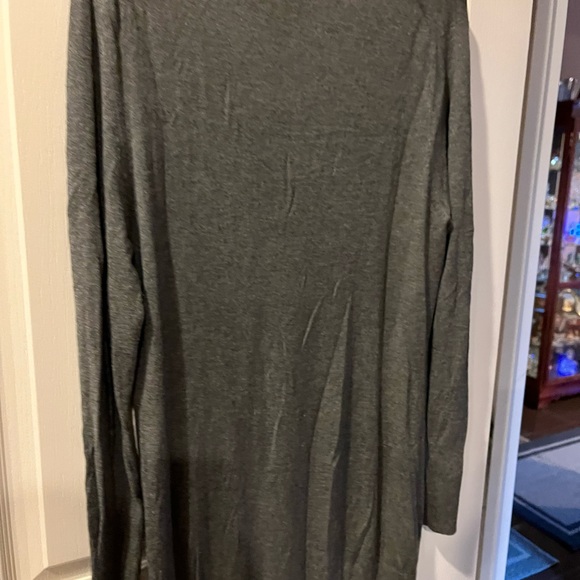 BCBG long sweater , long enough  to wear with leggings -boots great condition - Picture 3 of 6